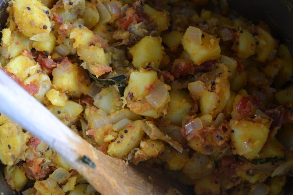 Spiced potato dosa stuffing